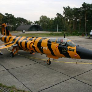 10WINF090909082 ROLL OUT FA 87 TIGER